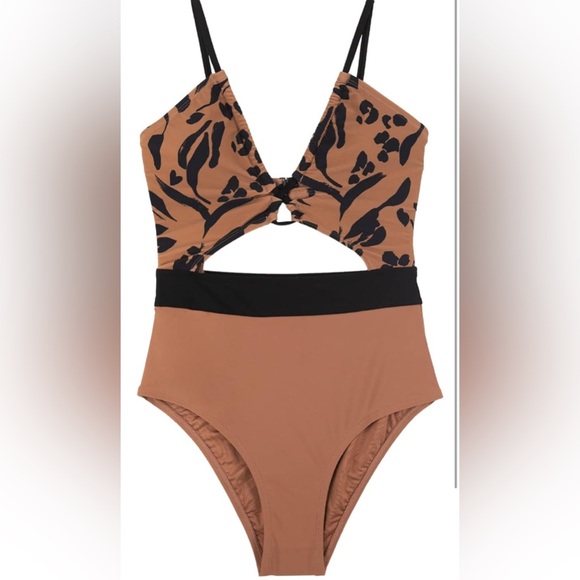 Leopard Print Cutout Swimsuit - Picture 4 of 7